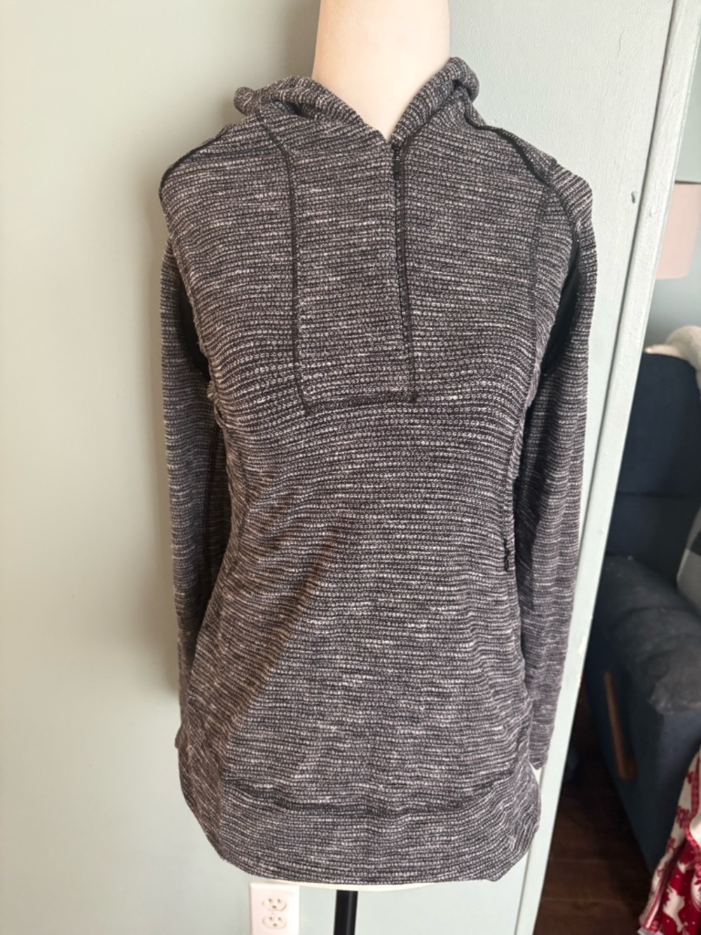 Lululemon Think fast pullover - Picture 8 of 9
